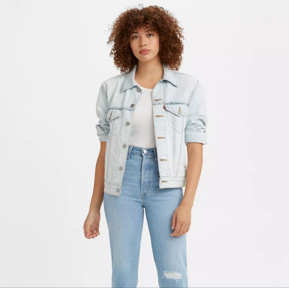 Levi's - Ex-Boyfriend Trucker Jacket Denim with Embroidered Floral Back | Small - Picture 2 of 16